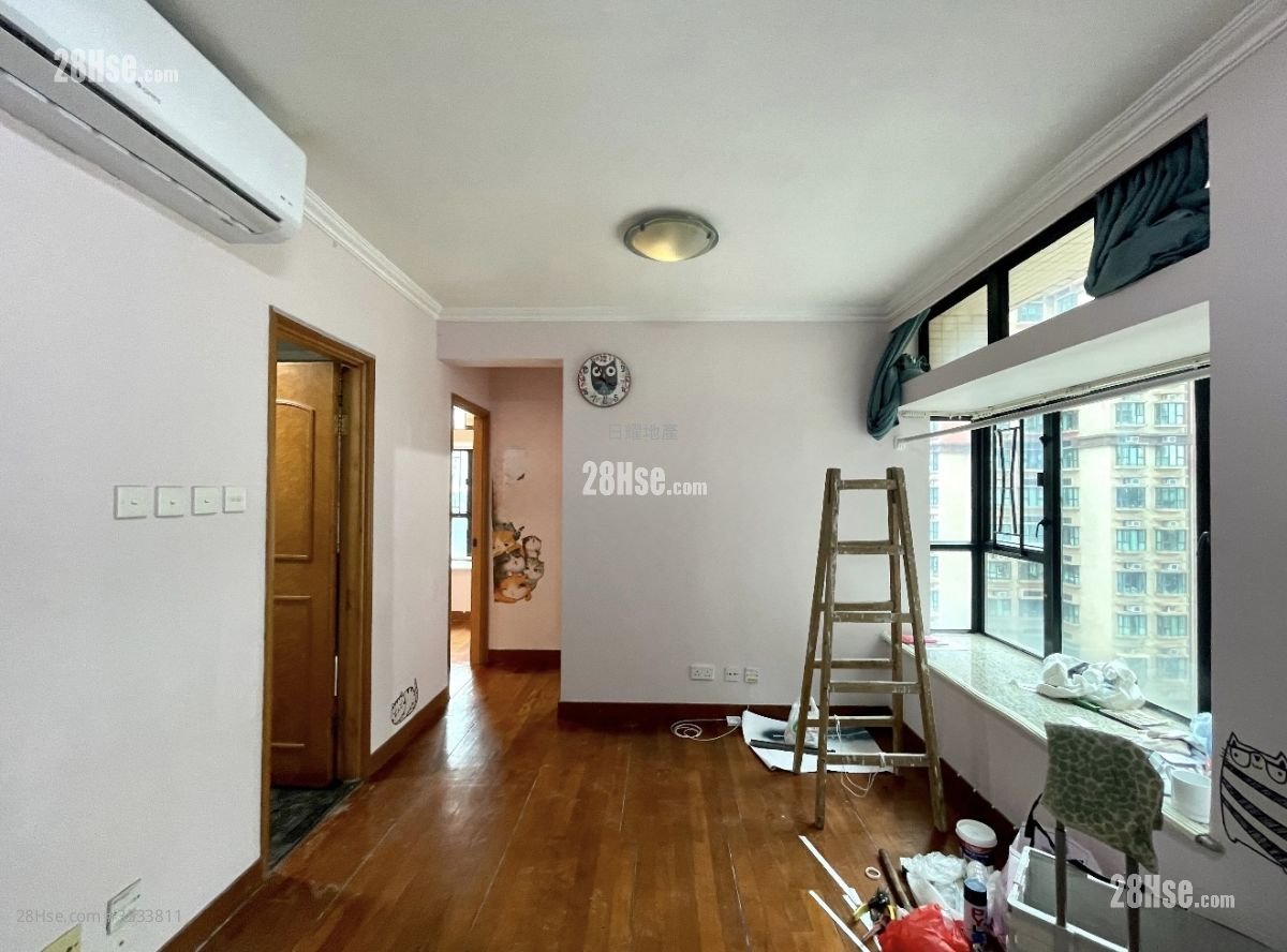 Nan Fung Plaza Rental 2 Bedrooms , 1 Bathroom 400 ft² ( 37.2 m² )