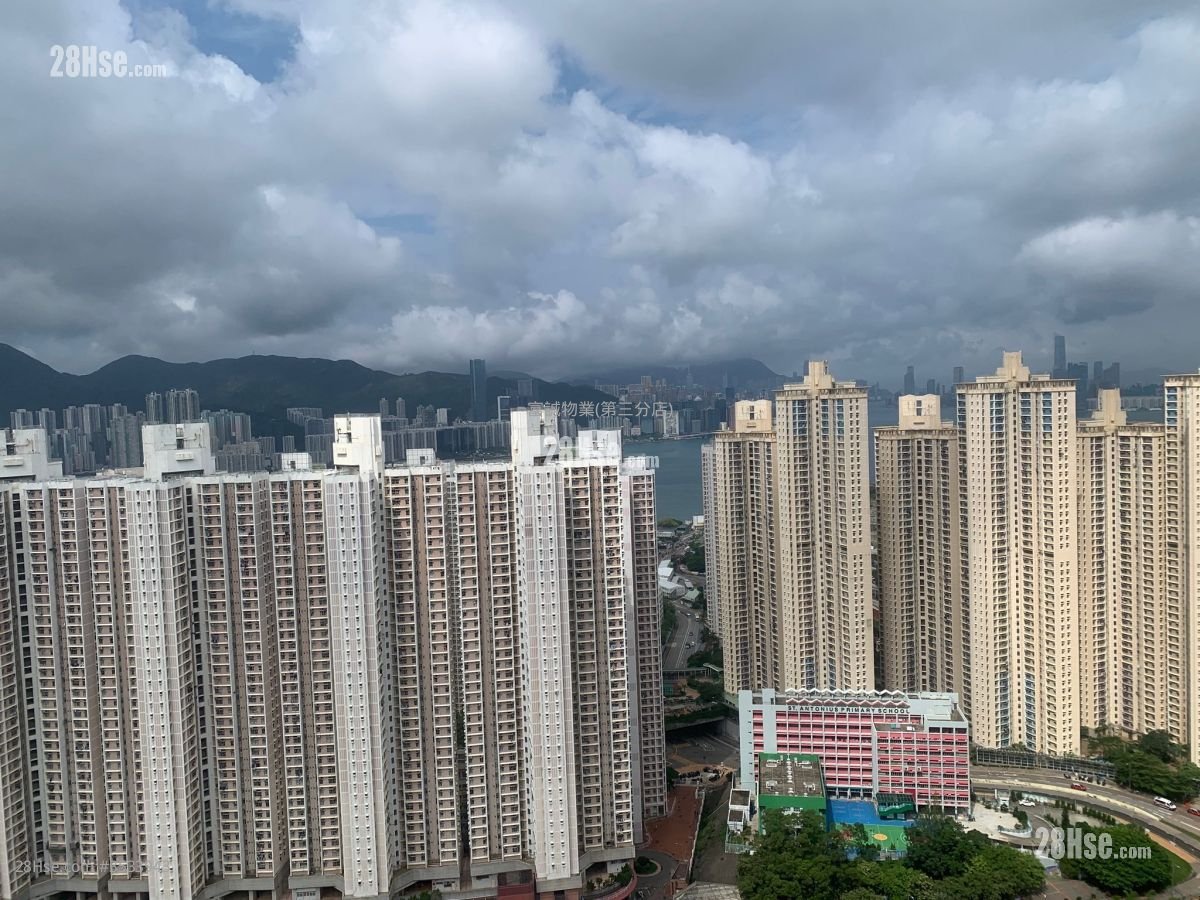 Hong Pak Court Sell 3 Bedrooms , 1 Bathroom 645 ft² ( 59.9 m² )