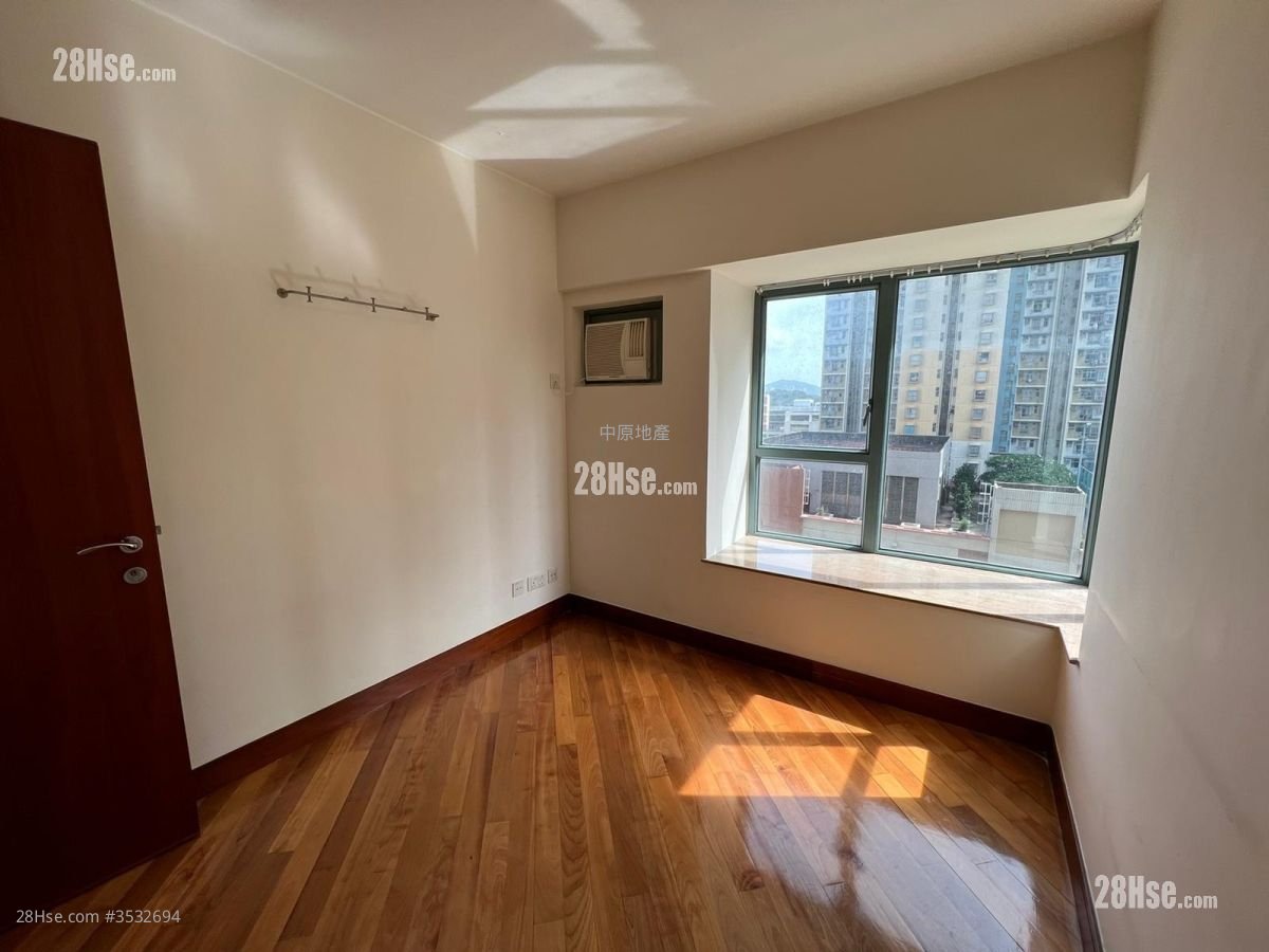 Aquamarine Sell 2 Bedrooms 494 ft² ( 45.9 m² )