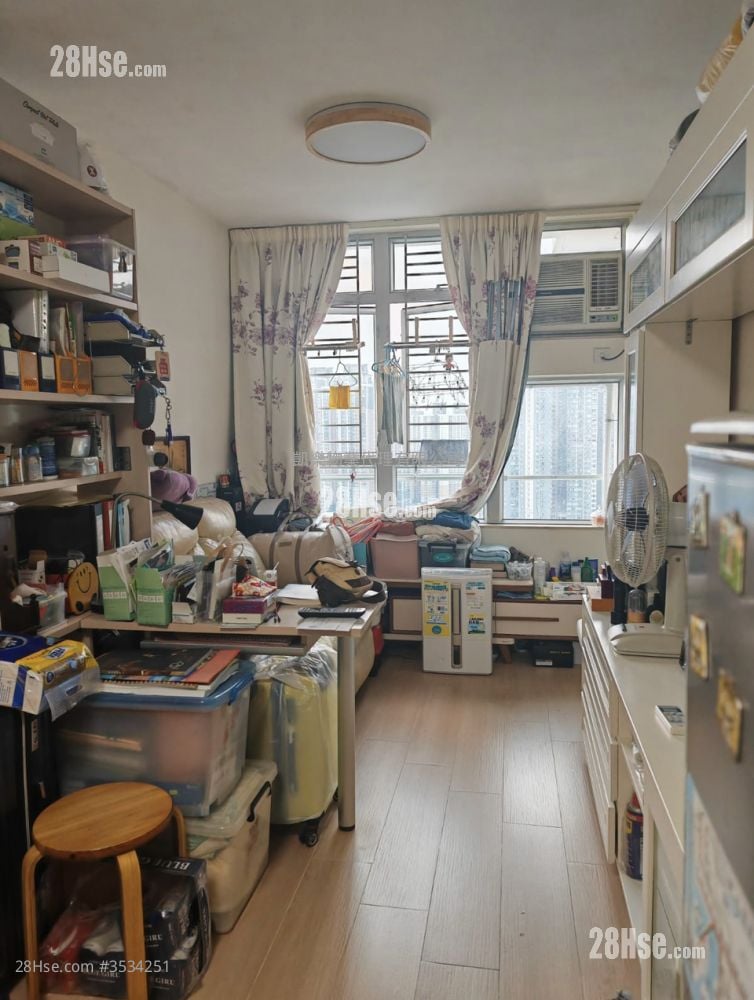 丽翠苑 售盘 2 房 448 平方尺 ( 41.6 平方米 )