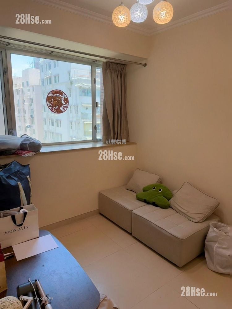 Full Wealth Gardens Sell 2 Bedrooms , 1 Bathroom 421 ft² ( 39.1 m² )