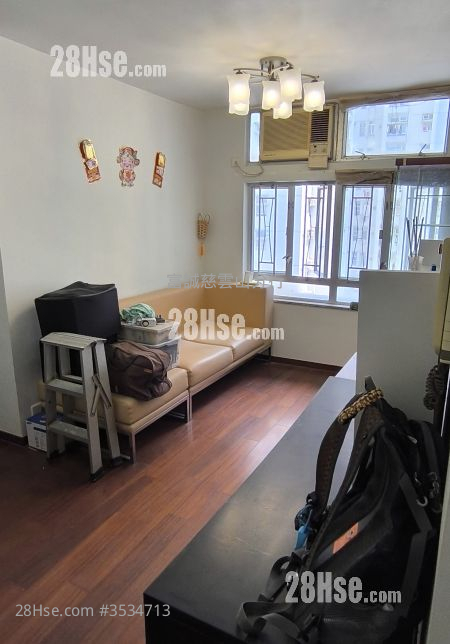 Tsz Oi Court Sell 3 Bedrooms , 1 Bathroom 554 ft² ( 51.5 m² )