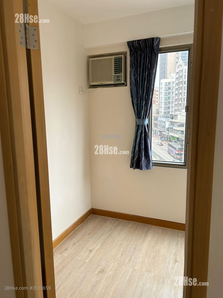 One Elegance Sell 2 Bedrooms , 1 Bathroom 453 ft² ( 42.1 m² )