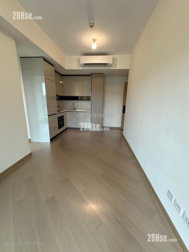 Grand Mayfair  Sell 2 Bedrooms 464 ft² ( 43.1 m² )