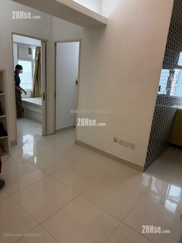 Kent Building Rental 2 Bedrooms , 1 Bathroom 350 ft² ( 32.5 m² )