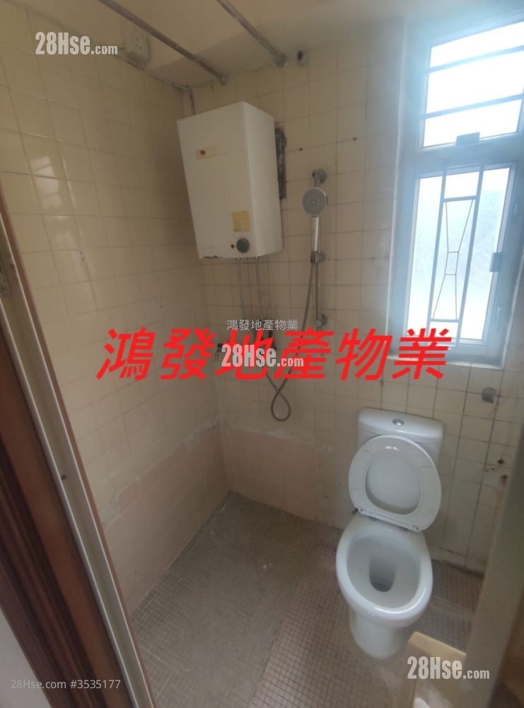 Kam Lai Court Sell 2 Bedrooms , 1 Bathroom 242 ft² ( 22.5 m² )