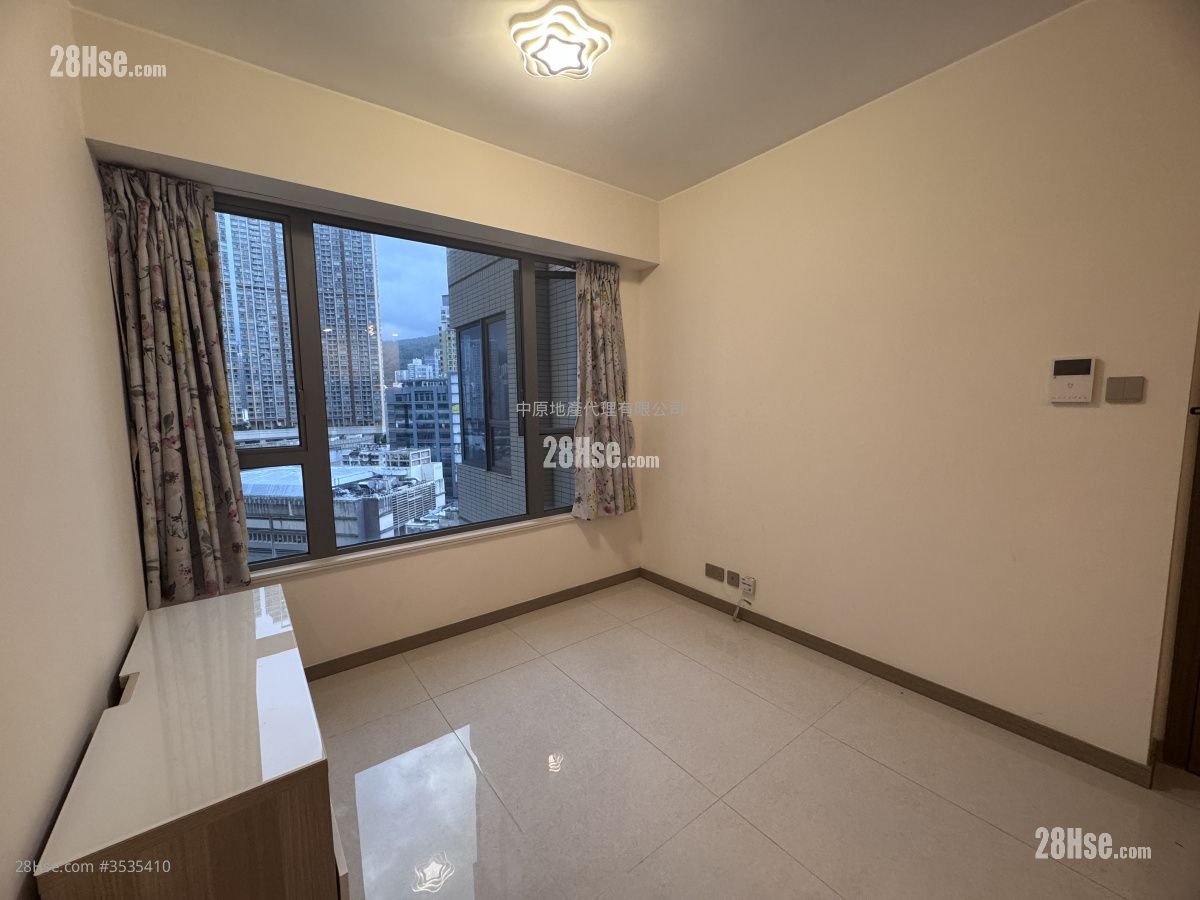 Aurora Sell 1 Bedroom , 1 Bathroom 288 ft² ( 26.8 m² )