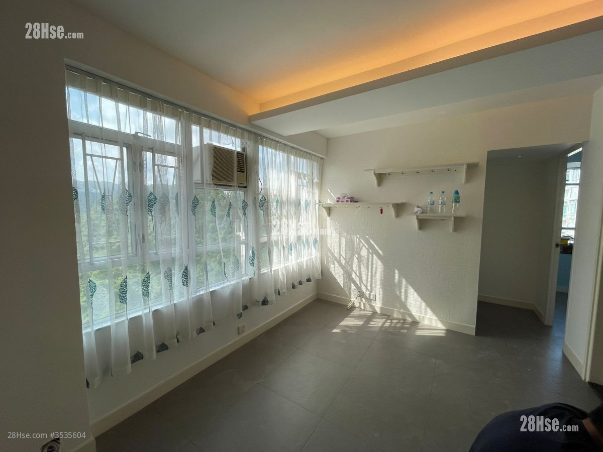 Green Leaves Garden Rental 2 Bedrooms , 1 Bathroom 410 ft² ( 38.1 m² )