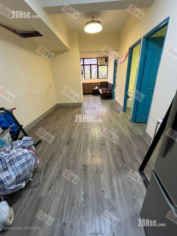 Mee King Building Rental 3 Bedrooms , 1 Bathroom 686 ft² ( 63.7 m² )