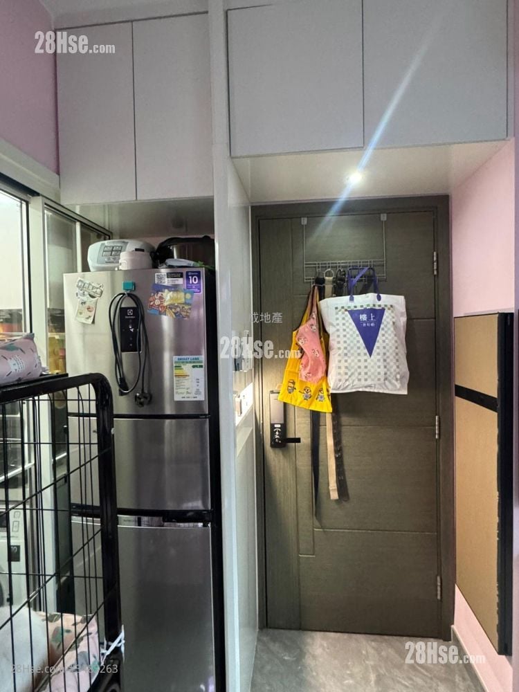 Man Fung Building Sell 1 Bedroom , 1 Bathroom 254 ft² ( 23.6 m² )