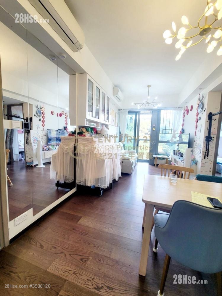 Le Point Sell 2 Bedrooms , 1 Bathroom 579 ft² ( 53.8 m² )