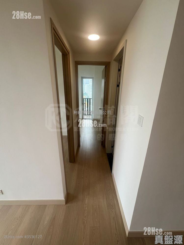 Lions Rise Rental 526 ft² ( 48.9 m² )