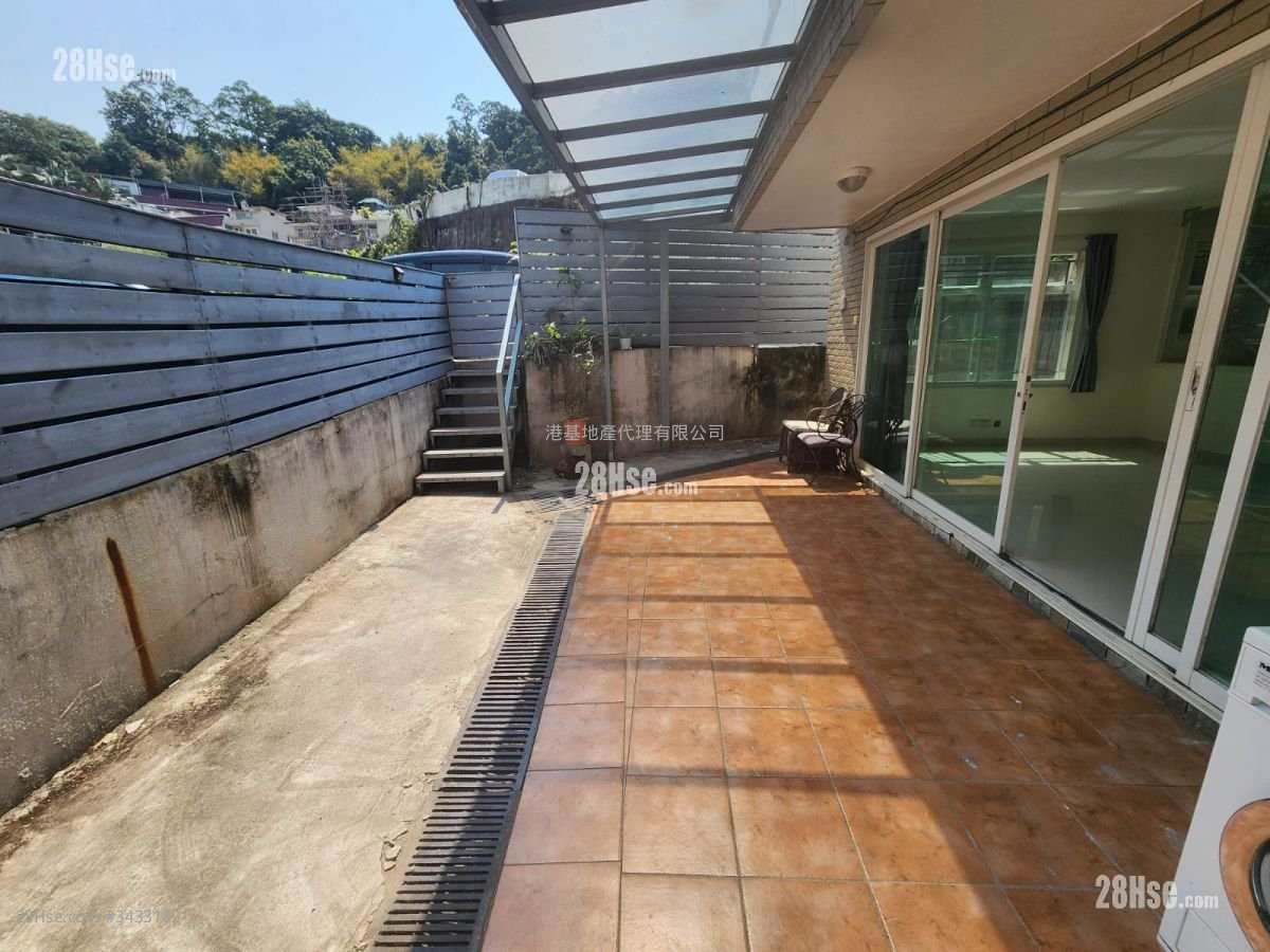 Mok Tse Che Village Rental 3 Bedrooms , 3 Bathrooms 1,260 ft² ( 117.1 m² )