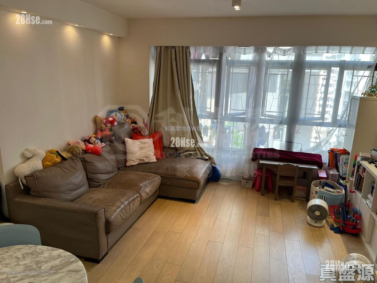 Tanner Garden Sell 3 Bedrooms , 2 Bathrooms 674 ft² ( 62.6 m² )