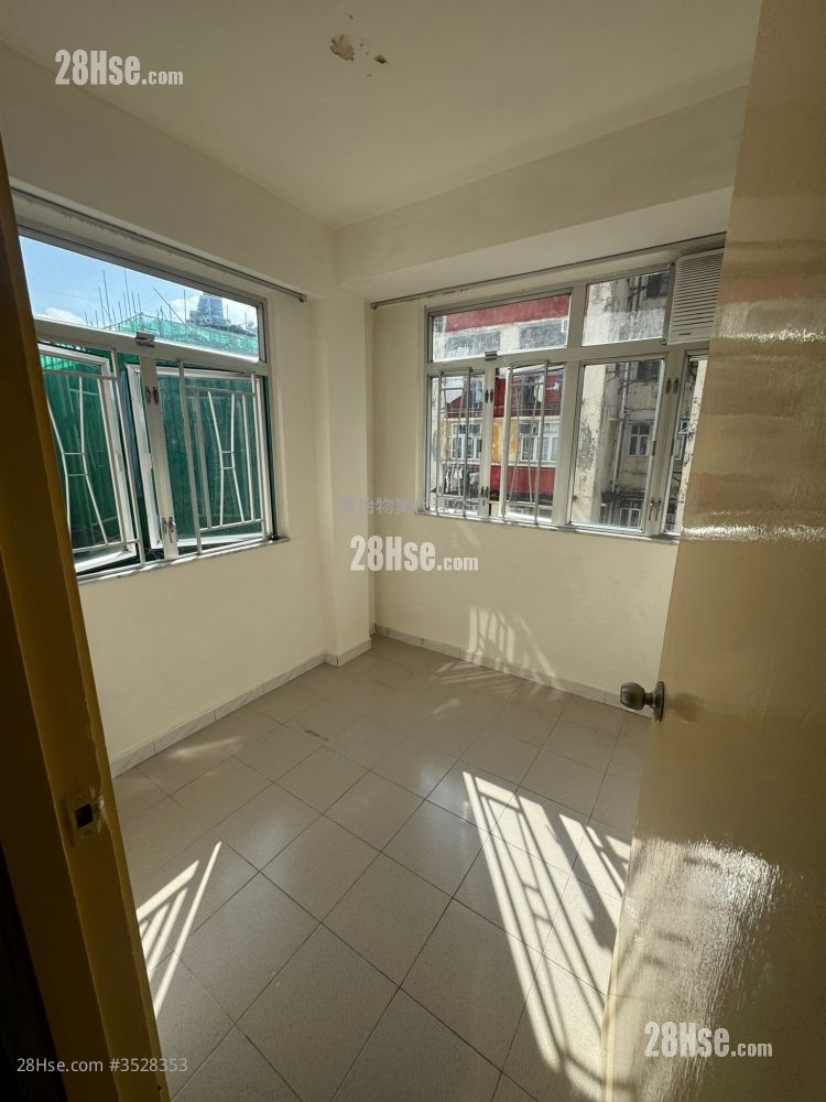 On Wo Building Rental 2 Bedrooms , 1 Bathroom 365 ft² ( 33.9 m² )
