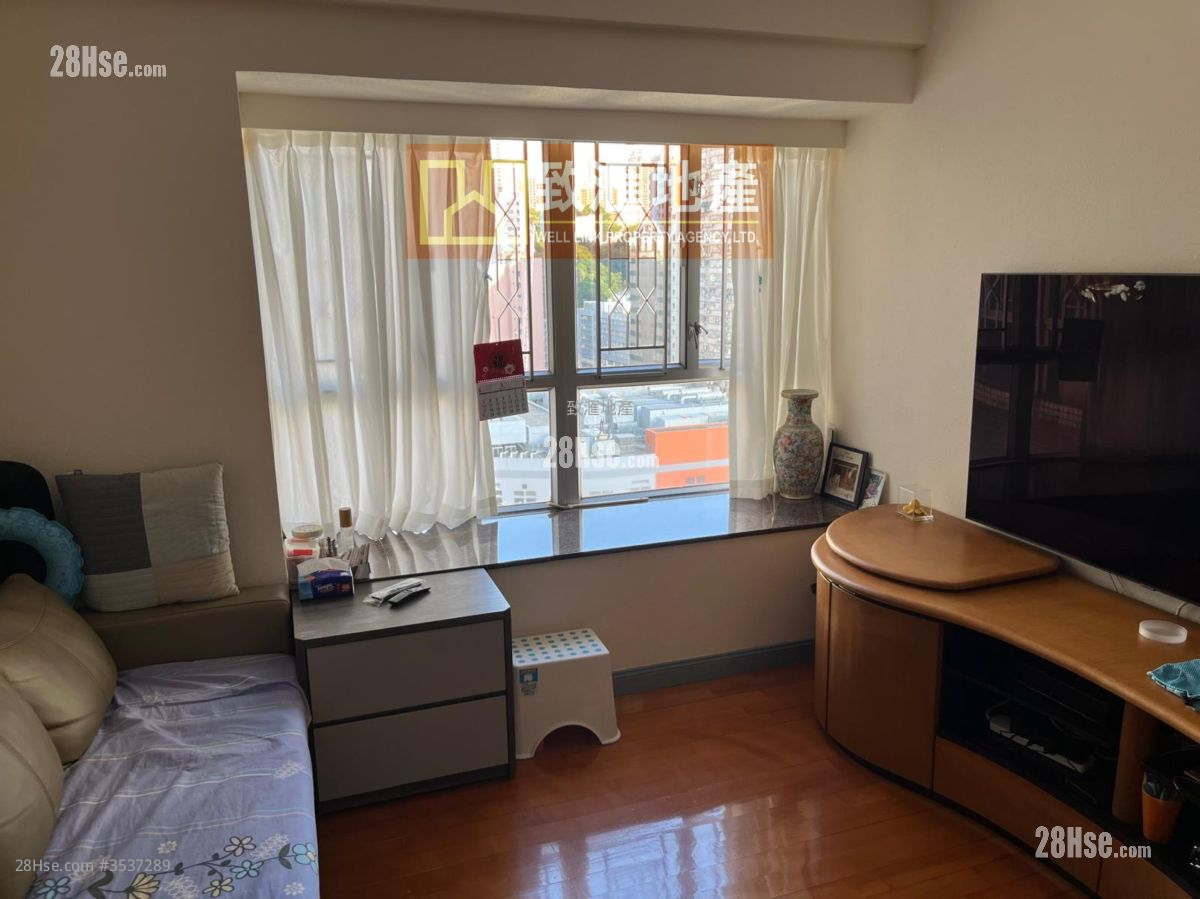 Bo Shek Mansion Sell 3 Bedrooms , 2 Bathrooms 596 ft² ( 55.4 m² )