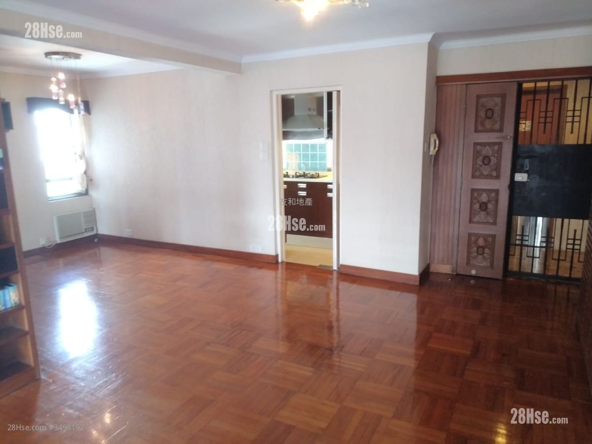 Beverly Villas Rental 3 Bedrooms , 2 Bathrooms 1,212 ft² ( 112.6 m² )