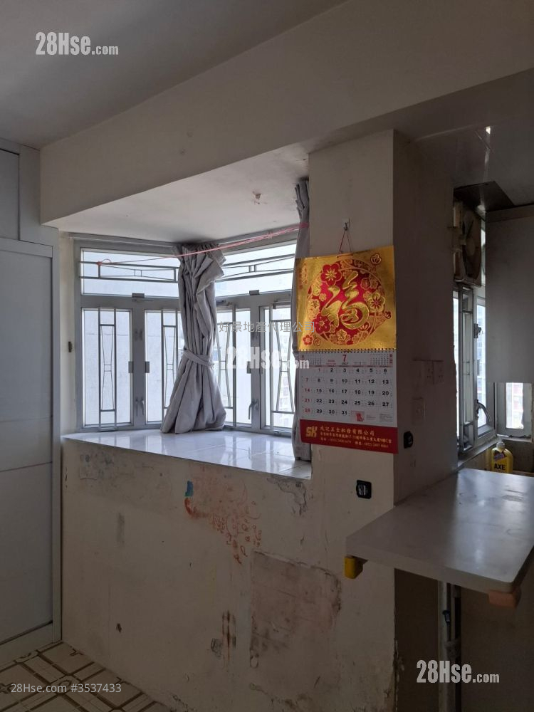 Shun Fat Building Rental Studio , 1 Bathroom 159 ft² ( 14.8 m² )