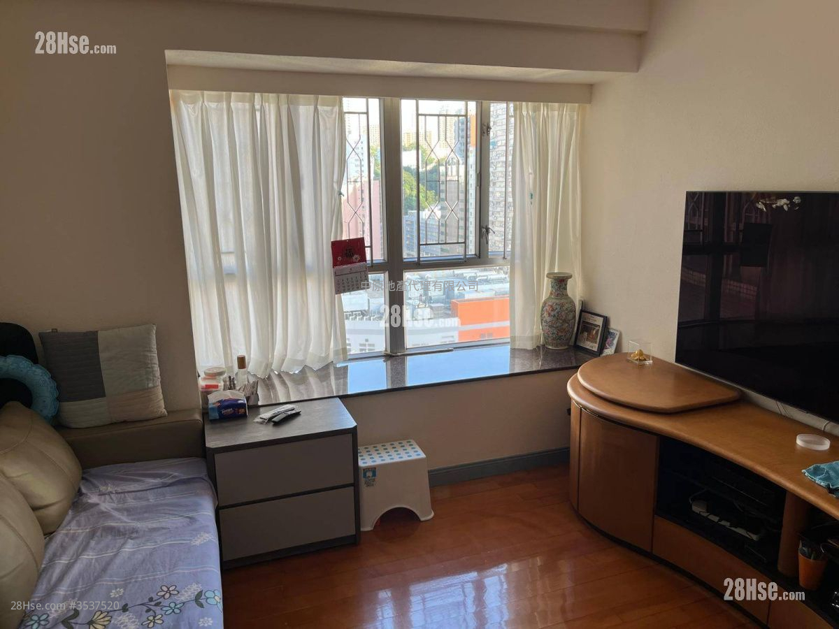 Bo Shek Mansion Sell 3 Bedrooms , 2 Bathrooms 596 ft² ( 55.4 m² )