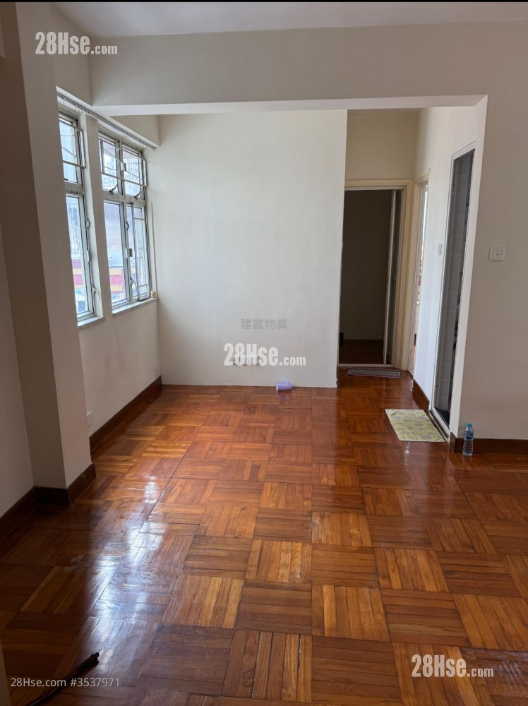 Kam Fung Building Rental 2 Bedrooms , 1 Bathroom 390 ft² ( 36.2 m² )