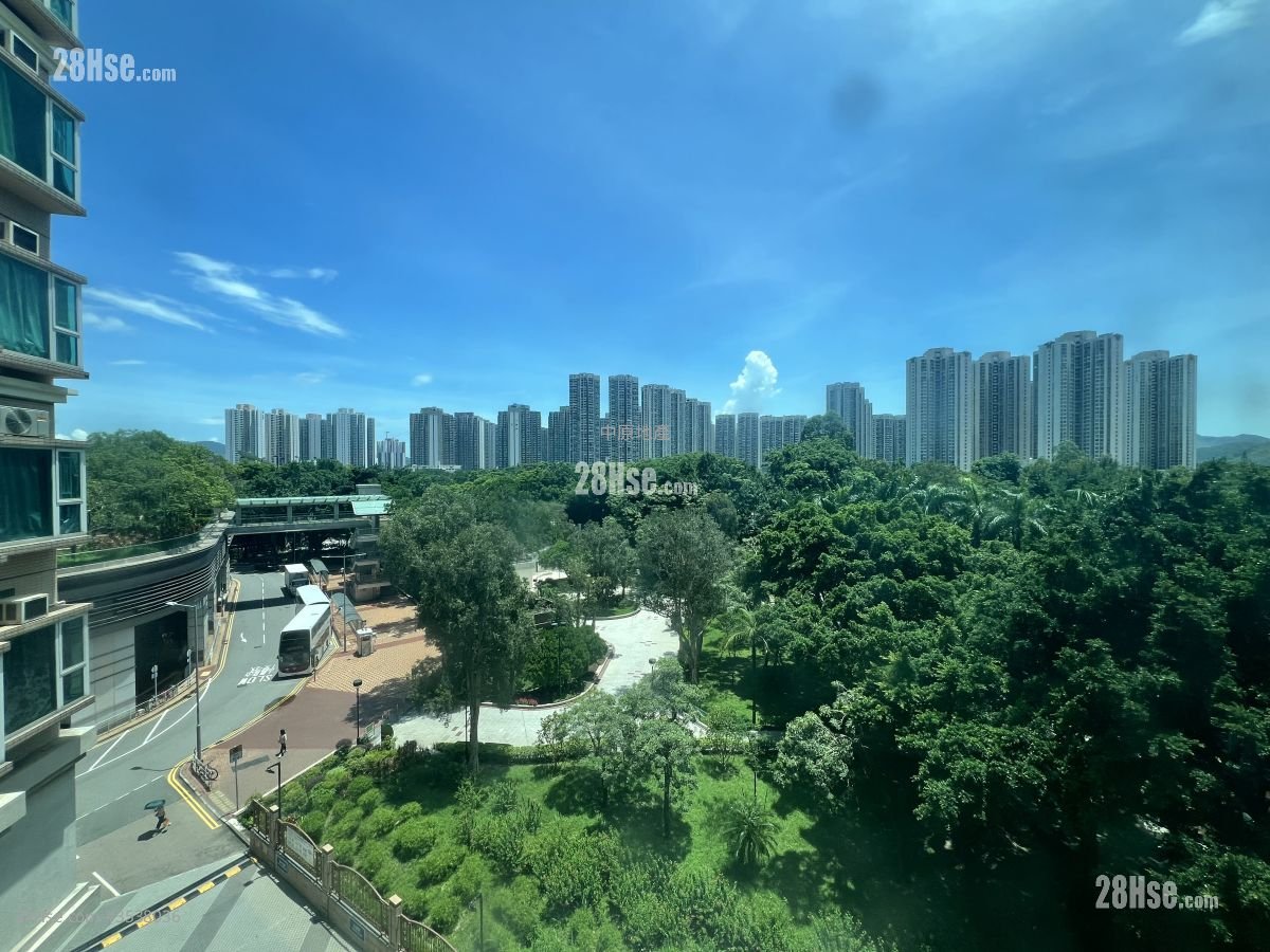Central Park Towers Sell 2 Bedrooms , 1 Bathroom 489 ft² ( 45.4 m² )