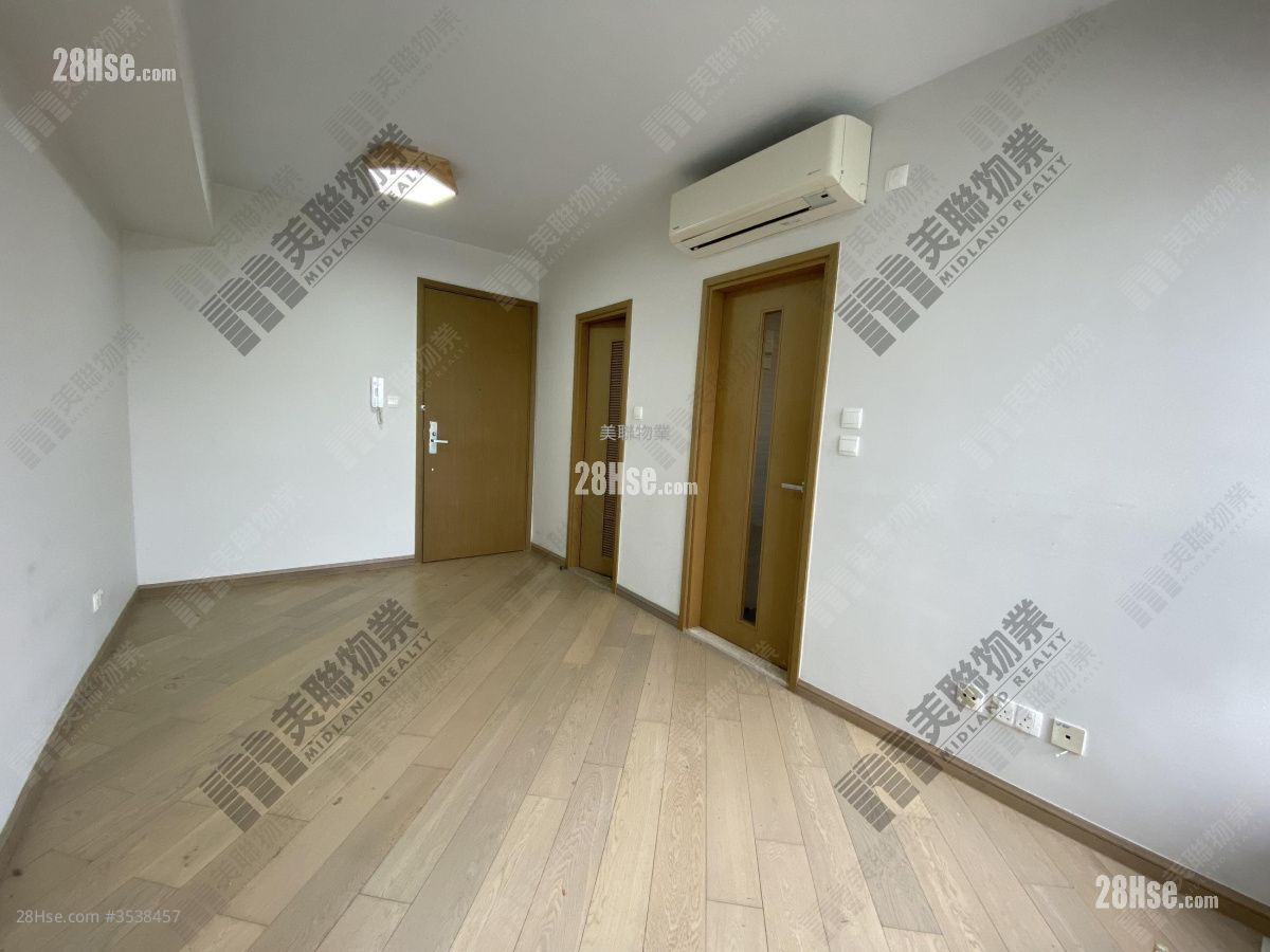 Park Signature Sell Studio , 1 Bathroom 272 ft² ( 25.3 m² )