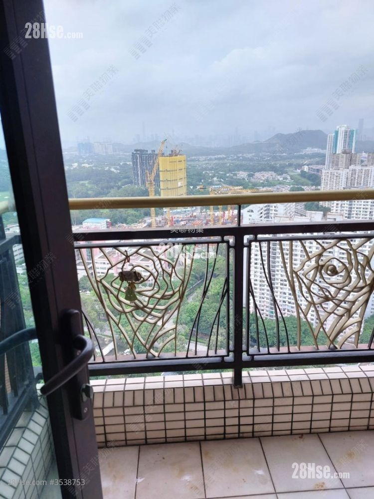8 Royal Green Rental 2 Bedrooms , 1 Bathroom 468 ft² ( 43.5 m² )