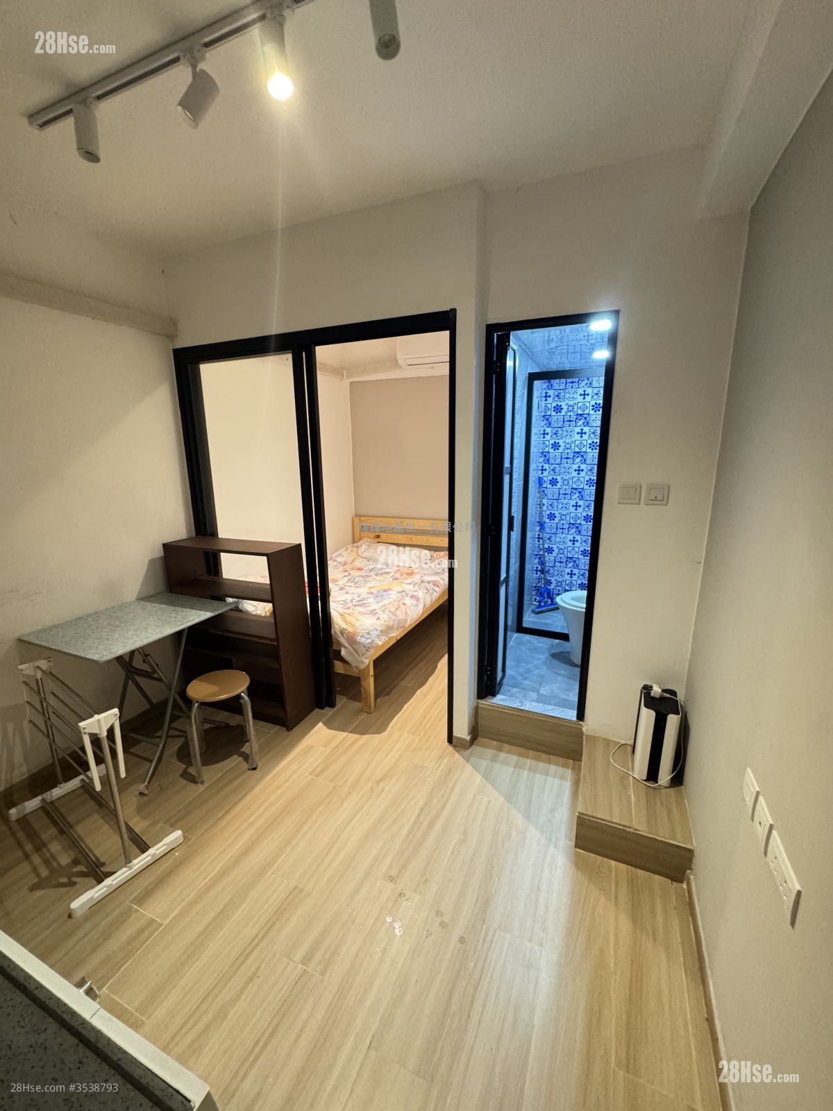 Shing Tak Mansion Rental 1 Bedroom , 1 Bathroom 180 ft² ( 16.7 m² )