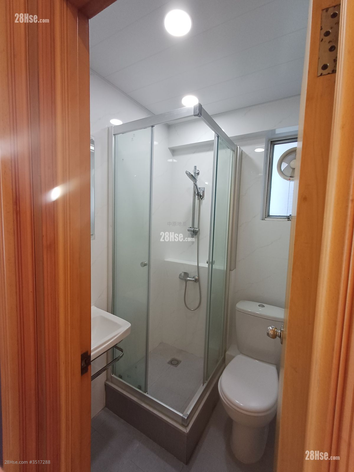 Lei King Wan Rental 3 Bedrooms , 2 Bathrooms 540 ft² ( 50.2 m² )