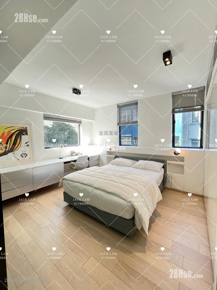 Hollywood Hill Rental 1 Bedroom , 1 Bathroom 400 ft² ( 37.2 m² )