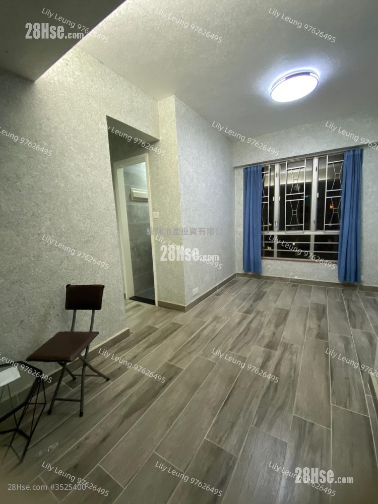 Ka Wing Building Rental 2 Bedrooms , 1 Bathroom 305 ft² ( 28.3 m² )