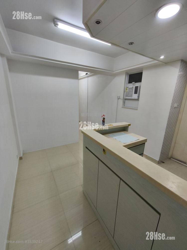 Hung Fuk Building Rental 4 Bedrooms , 2 Bathrooms 100 ft² ( 9.3 m² )