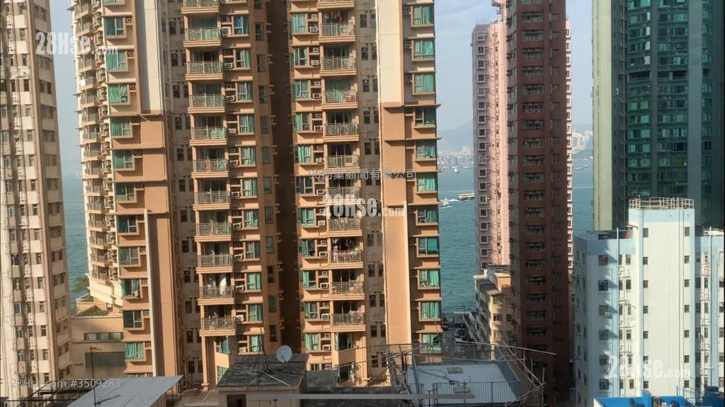Kam Ho Court Sell 233 ft² ( 21.6 m² )