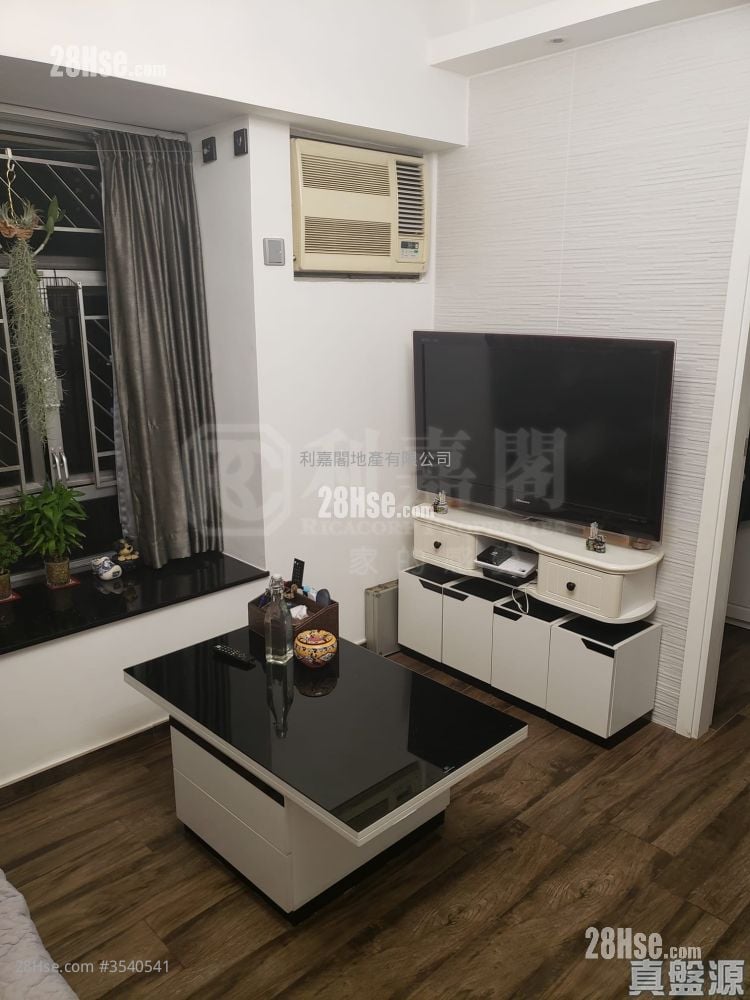 Hang Fu Building Sell 2 Bedrooms 299 ft² ( 27.8 m² )