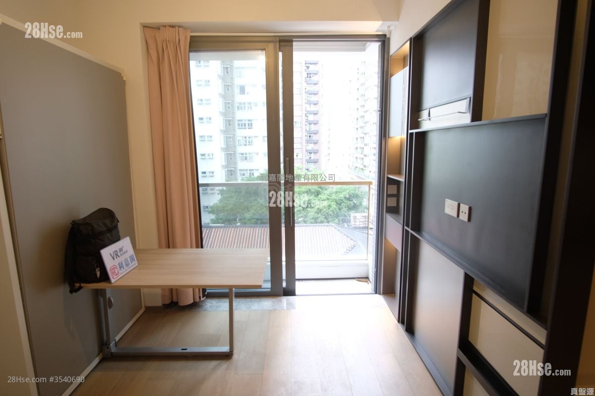 15 Western Street Sell Studio , 1 Bathroom 212 ft² ( 19.7 m² )