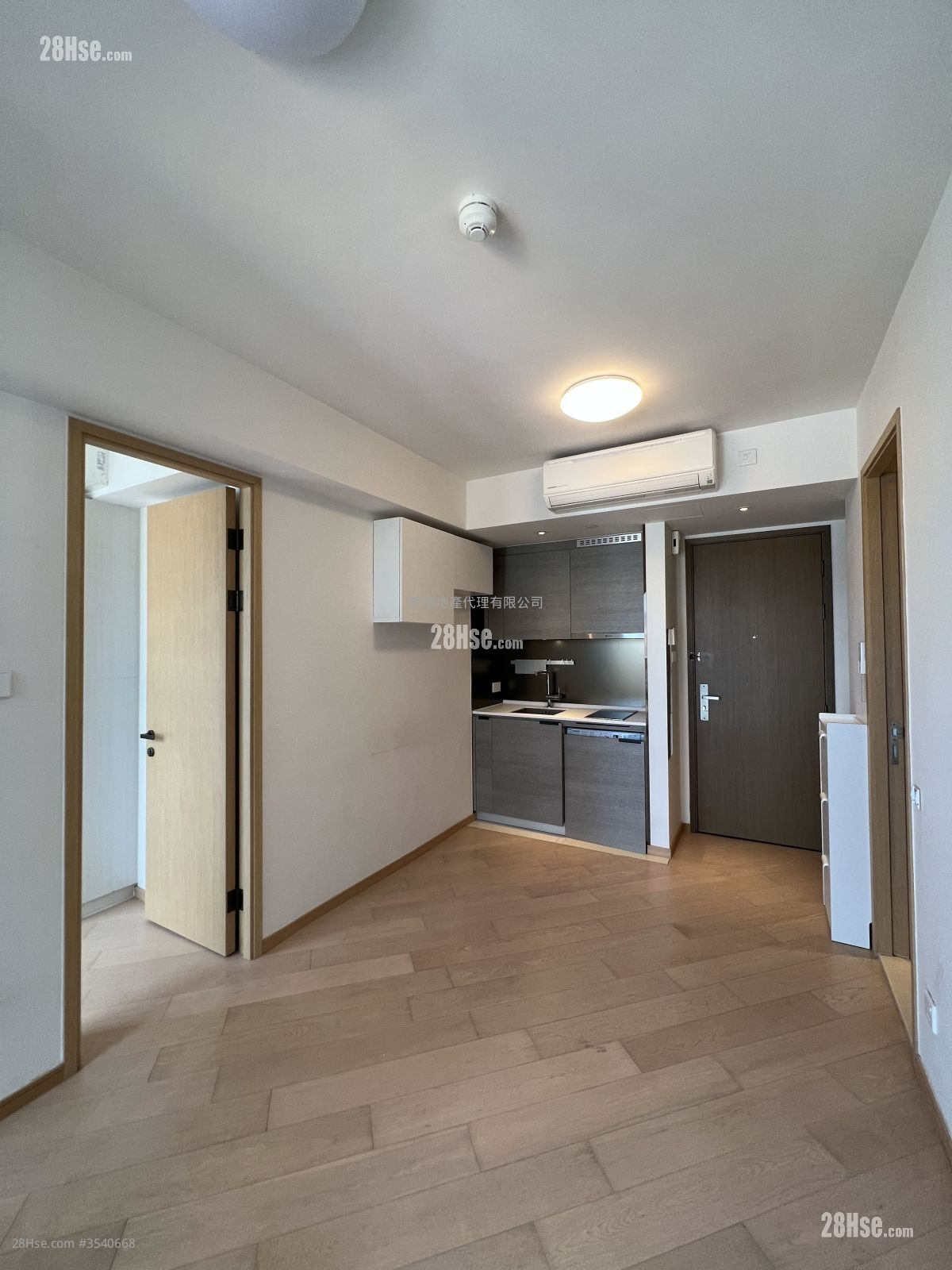 Upper East Sell 1 Bedroom , 1 Bathroom 285 ft² ( 26.5 m² )
