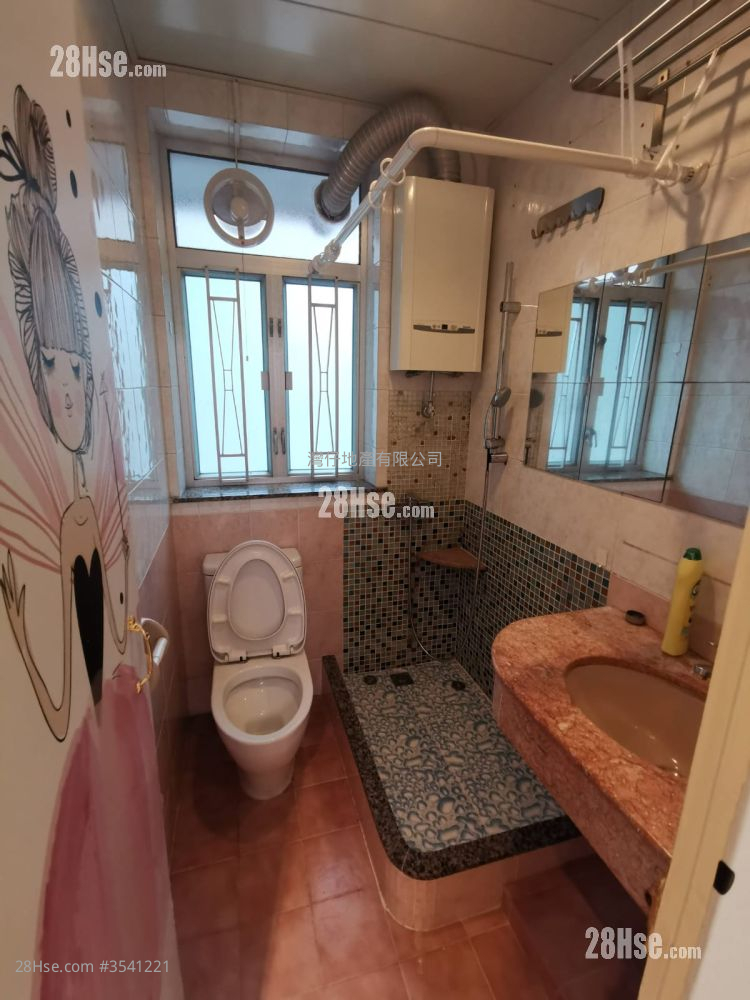 Mayland Court Rental 2 Bedrooms , 1 Bathroom 351 ft² ( 32.6 m² )