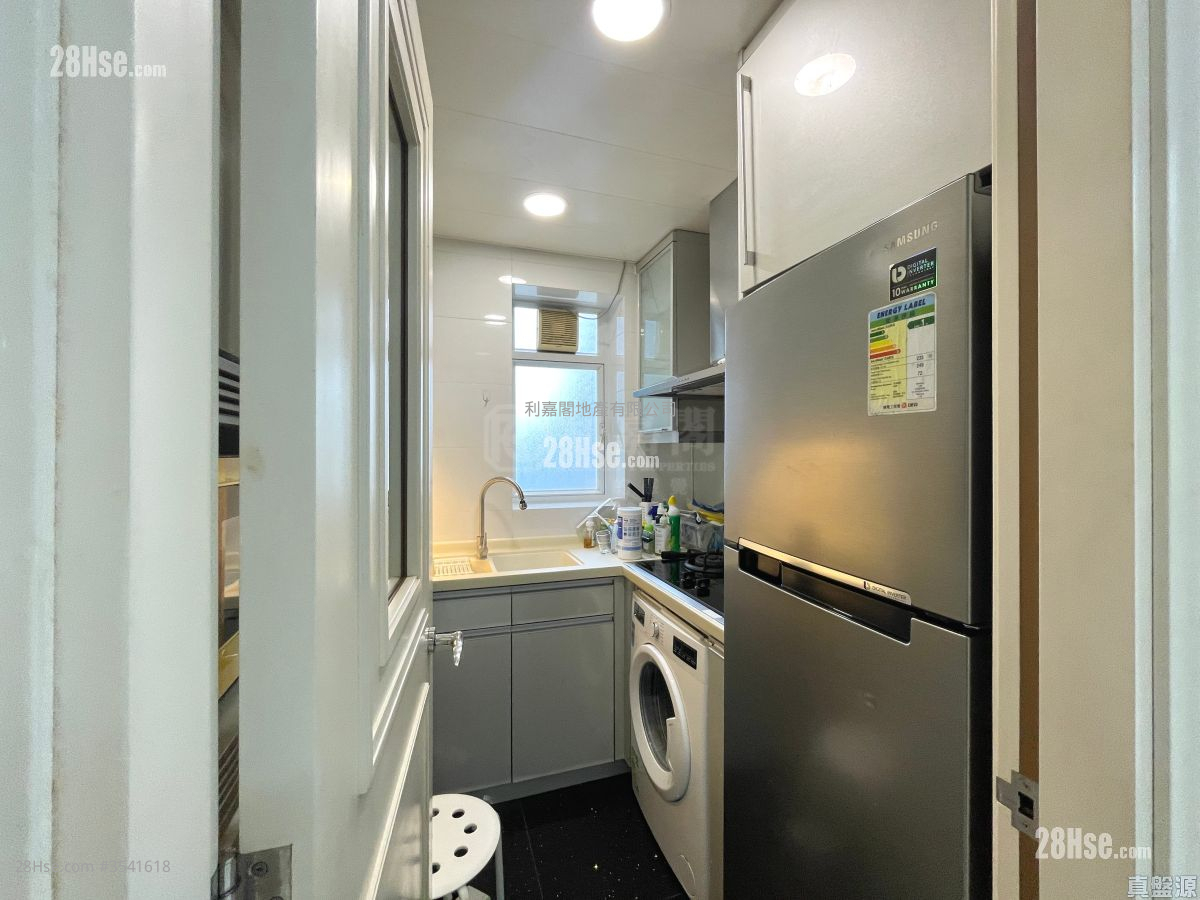 Metro Town Sell 2 Bedrooms , 1 Bathroom 503 ft² ( 46.7 m² )