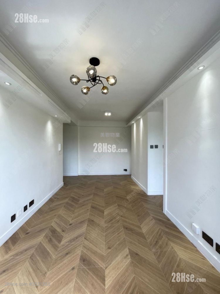 Scenic Garden Sell 2 Bedrooms 492 ft² ( 45.7 m² )