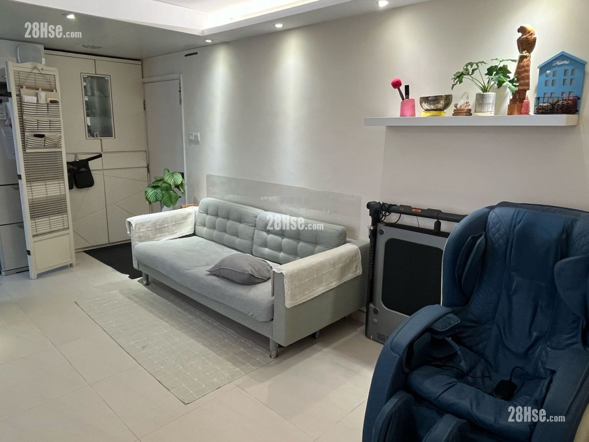 Nam Chong Estate Sell 2 Bedrooms , 1 Bathroom 428 ft² ( 39.8 m² )