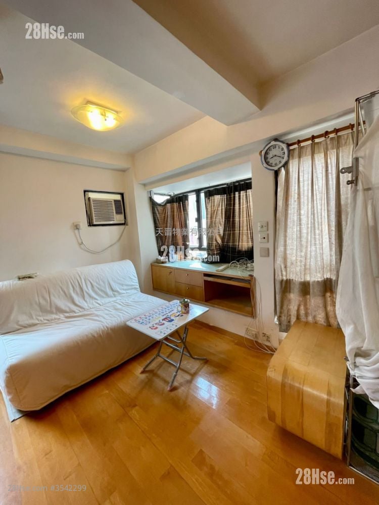 Po Wai Building Sell 2 Bedrooms , 1 Bathroom 264 ft² ( 24.5 m² )