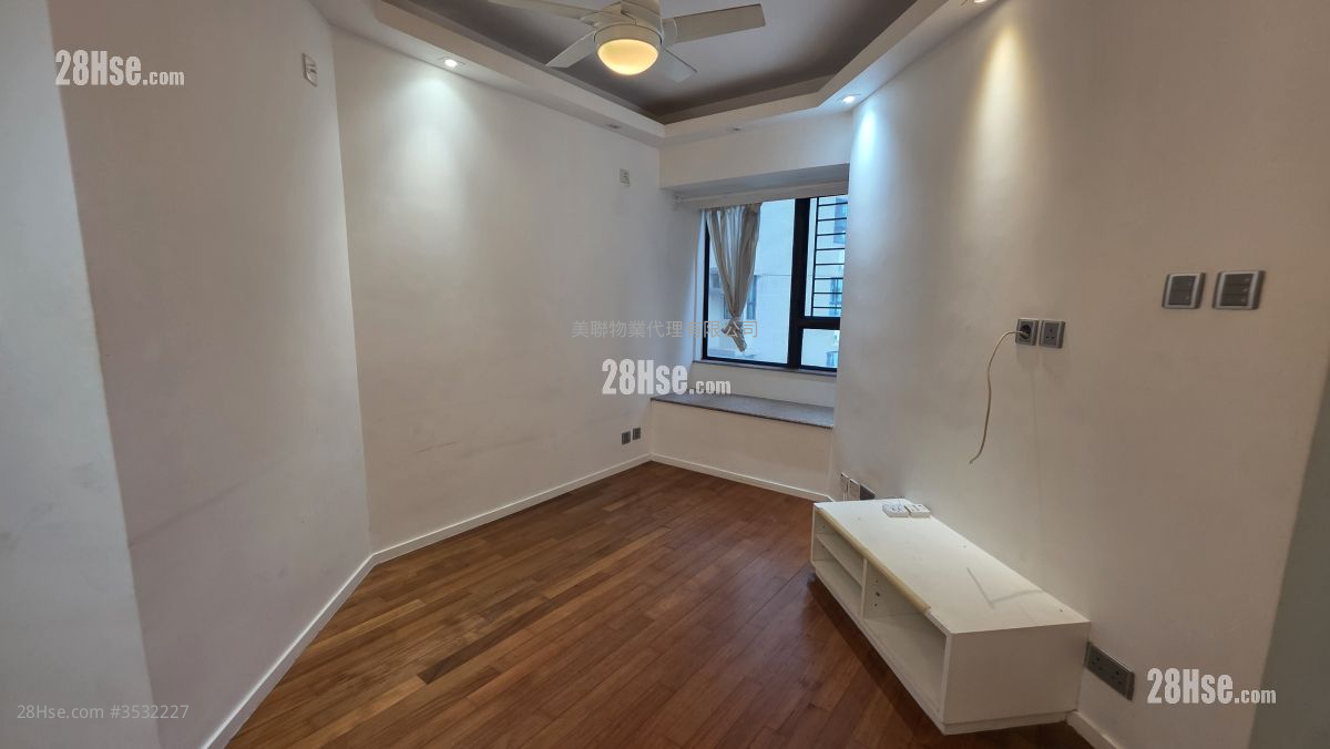 Grand Horizon Rental 2 Bedrooms , 1 Bathroom 511 ft² ( 47.5 m² )