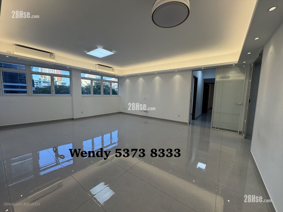 Valiant Court Rental 3 Bedrooms , 2 Bathrooms 1,302 ft² ( 121.0 m² )
