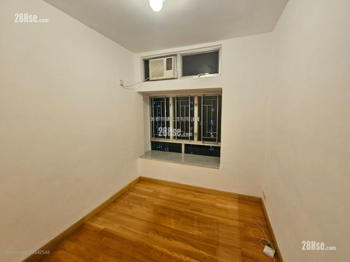 Greenfield Garden Rental 2 Bedrooms , 1 Bathroom 368 ft² ( 34.2 m² )