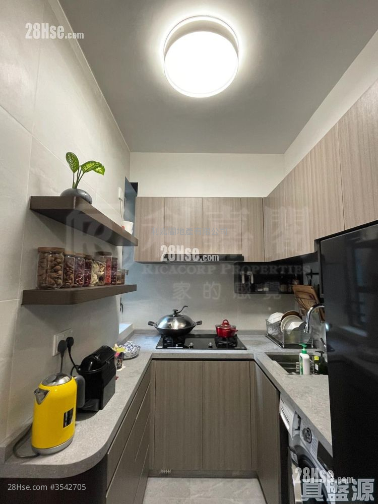 East Point City Sell 2 Bedrooms , 1 Bathroom 466 ft² ( 43.3 m² )