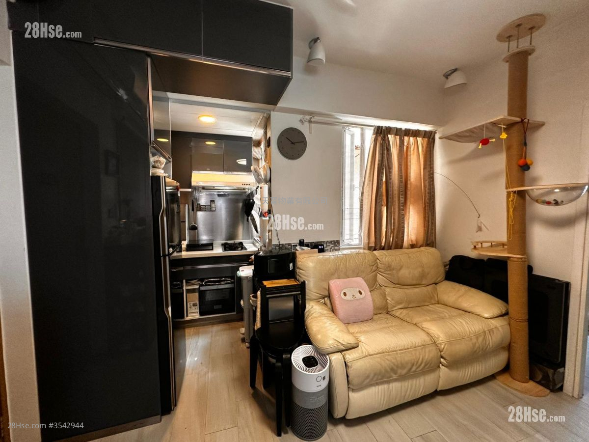 Wei King Building Rental 2 Bedrooms , 1 Bathroom 340 ft² ( 31.6 m² )