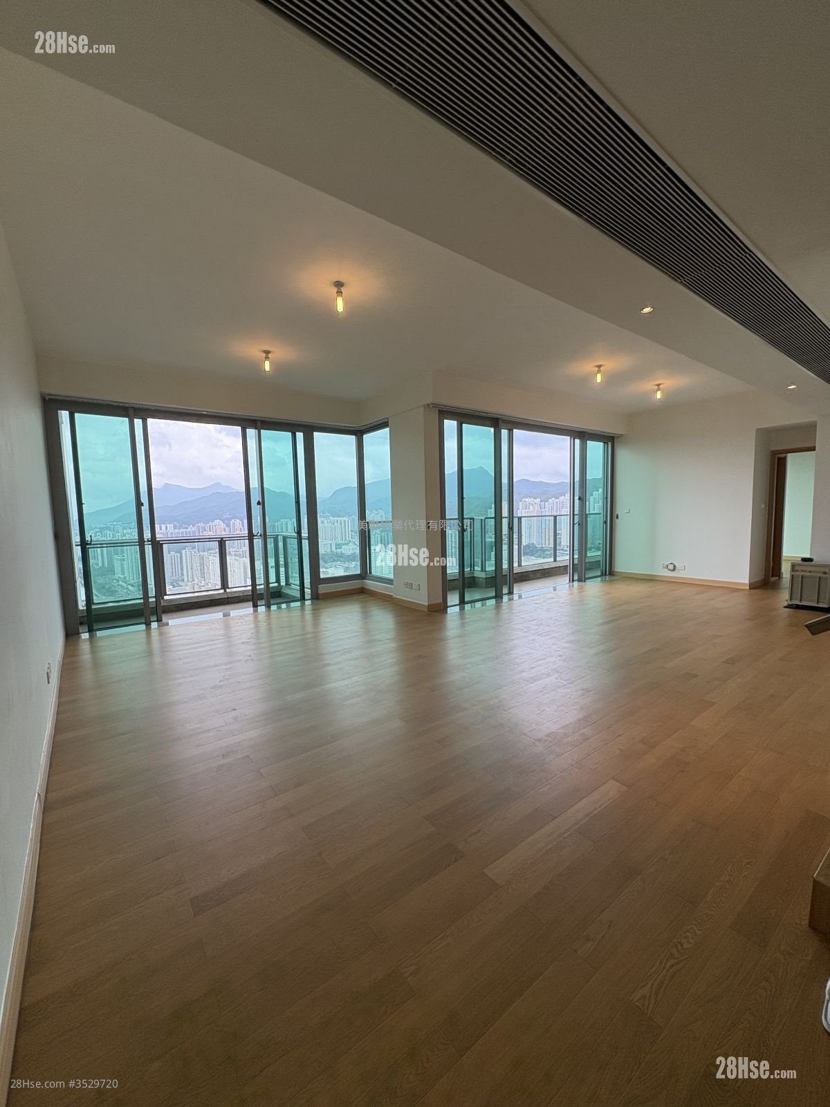 The Riverpark Rental 2,141 ft² ( 198.9 m² )