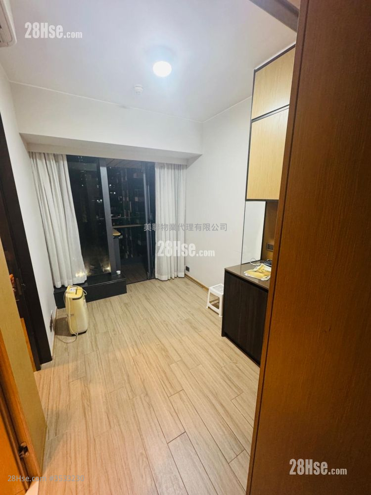 Cetus Square Mile Rental 1 Bedroom , 1 Bathroom 253 ft² ( 23.5 m² )