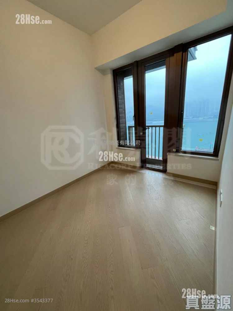 Lp10 Rental 3 Bedrooms , 2 Bathrooms 880 ft² ( 81.8 m² )