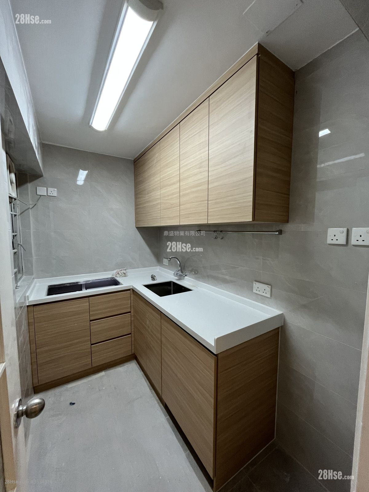 Kornhill Garden Rental 3 Bedrooms , 1 Bathroom 592 ft² ( 55.0 m² )